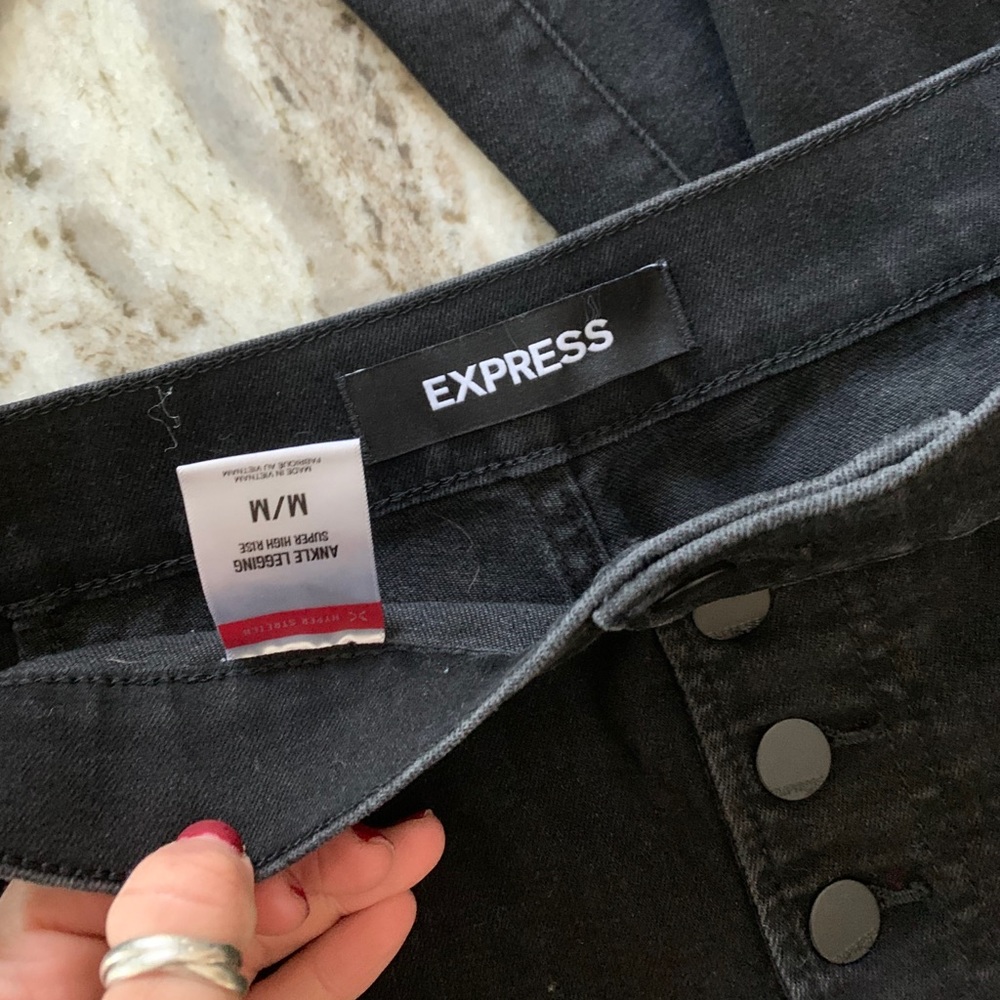 EXPRESS High waist skinny Jean.